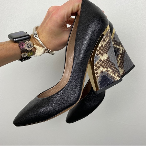 Chloe Leather Snake Gold Trim Pumps - Picture 4 of 7